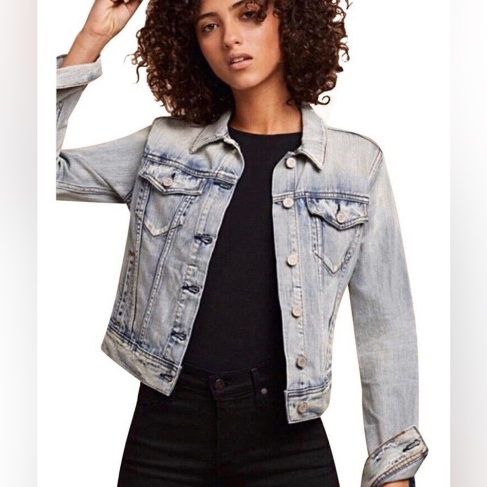 Aritzia Talula Edo Denim Jacket in light wash